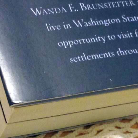 Amish romance, Lydia's Charm, Wanda Brunstetter - Picture 4 of 5